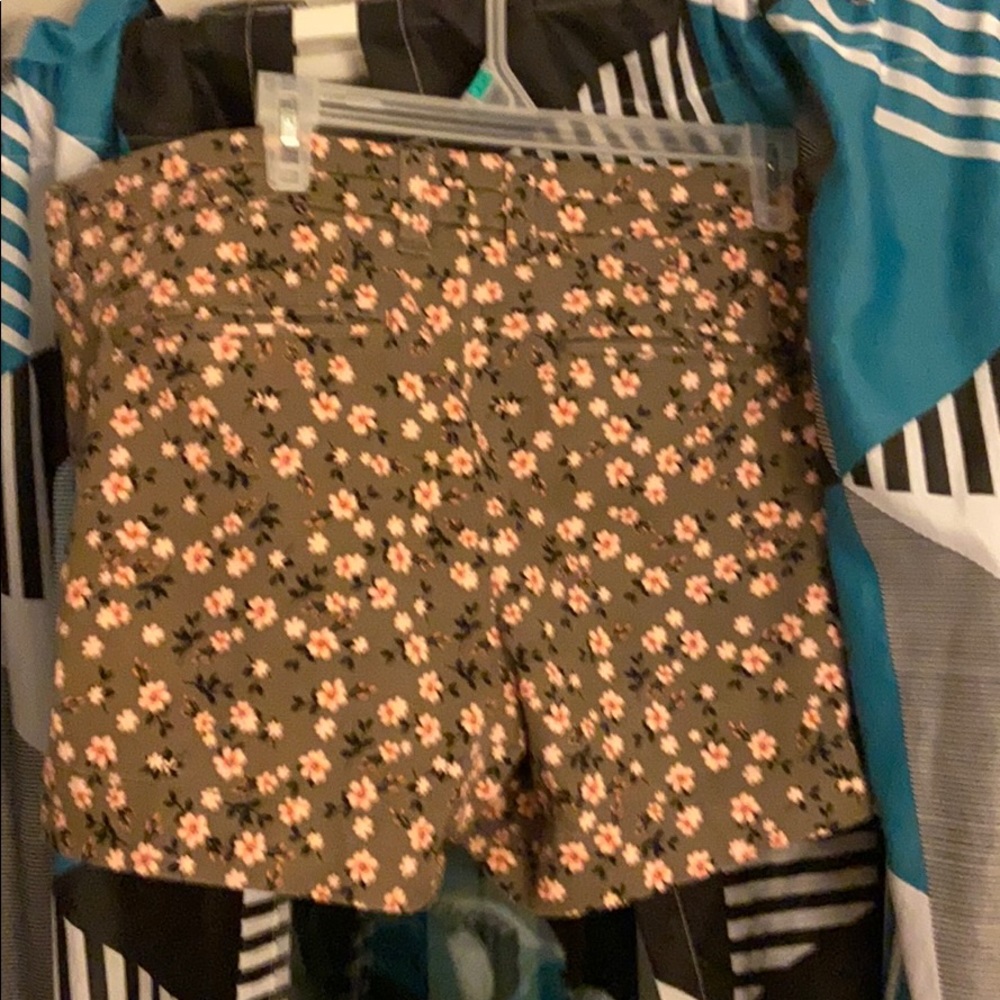Tinsel shorts - Picture 3 of 3